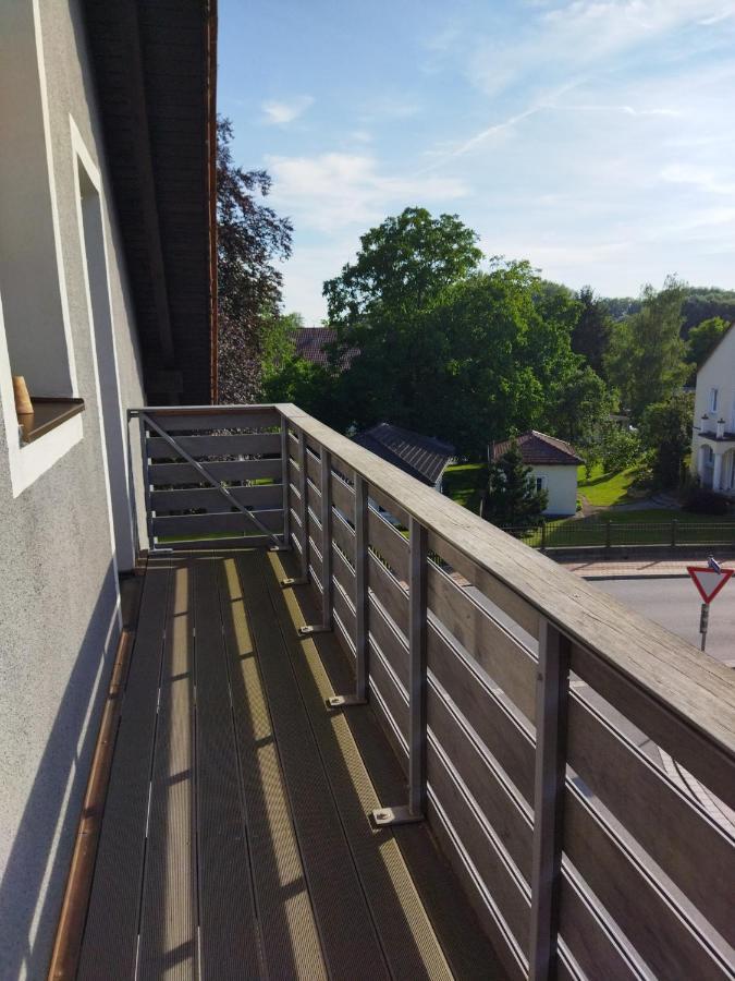 Aussergewoehnliche Atelierferienwohnung Mit Balkon An Der Donau Winzer Esterno foto