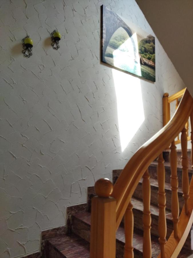 Aussergewoehnliche Atelierferienwohnung Mit Balkon An Der Donau Winzer Esterno foto