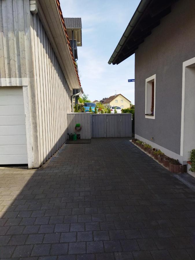 Aussergewoehnliche Atelierferienwohnung Mit Balkon An Der Donau Winzer Esterno foto